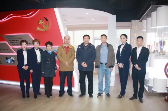 直奔一線 上下聯(lián)動 問需幫扶——市商務(wù)局、春華街黨工委領(lǐng)導(dǎo)走訪問需永誠世佳