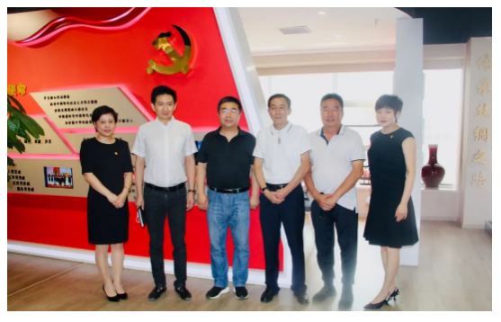 河?xùn)|區(qū)政法委、春華街領(lǐng)導(dǎo)來到永誠世佳開展對企服務(wù)活動